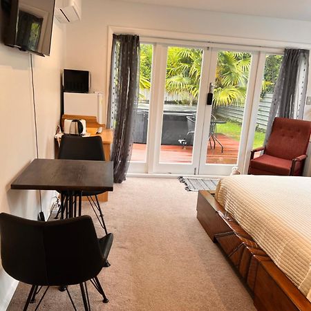 The Perfect Getaway For Two In A Large Suite ワンガヌイ エクステリア 写真