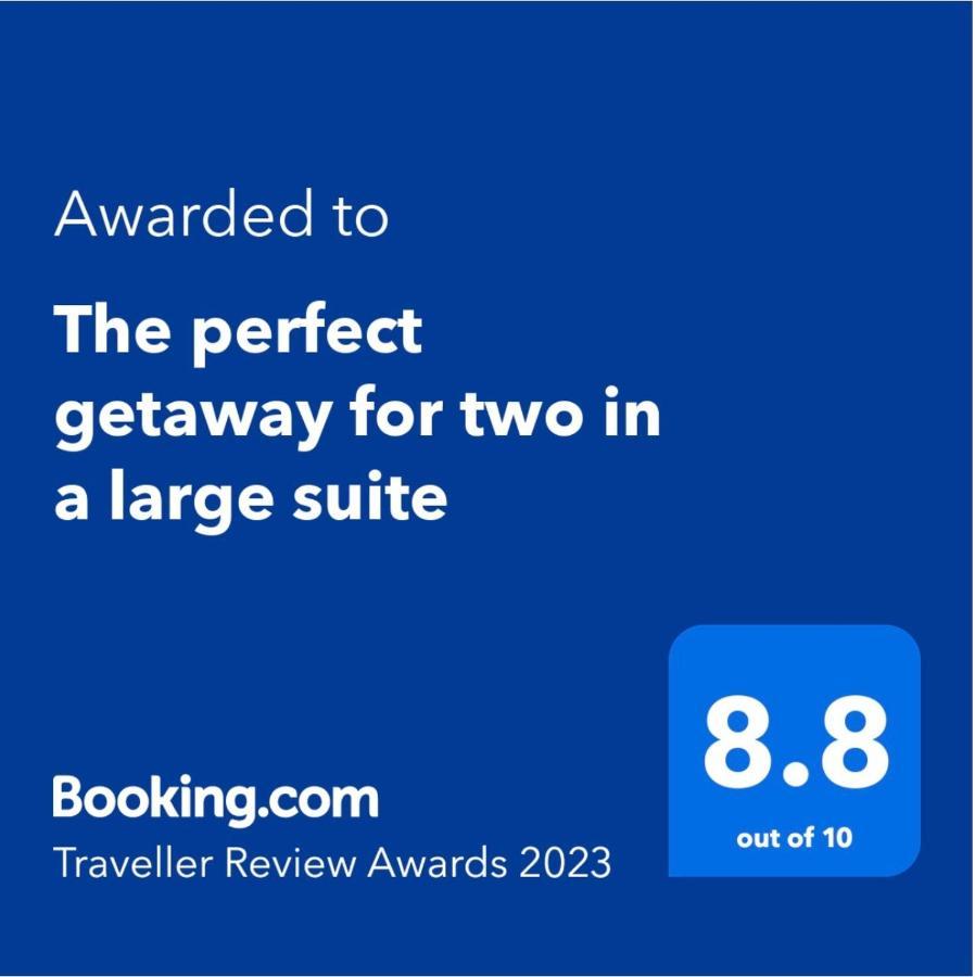 The Perfect Getaway For Two In A Large Suite ワンガヌイ エクステリア 写真